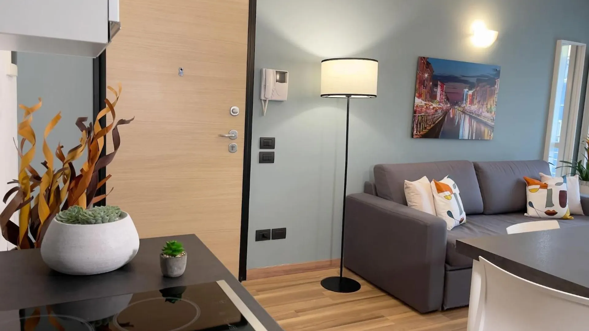 Candiani B1 Bilocale Milan Apartment